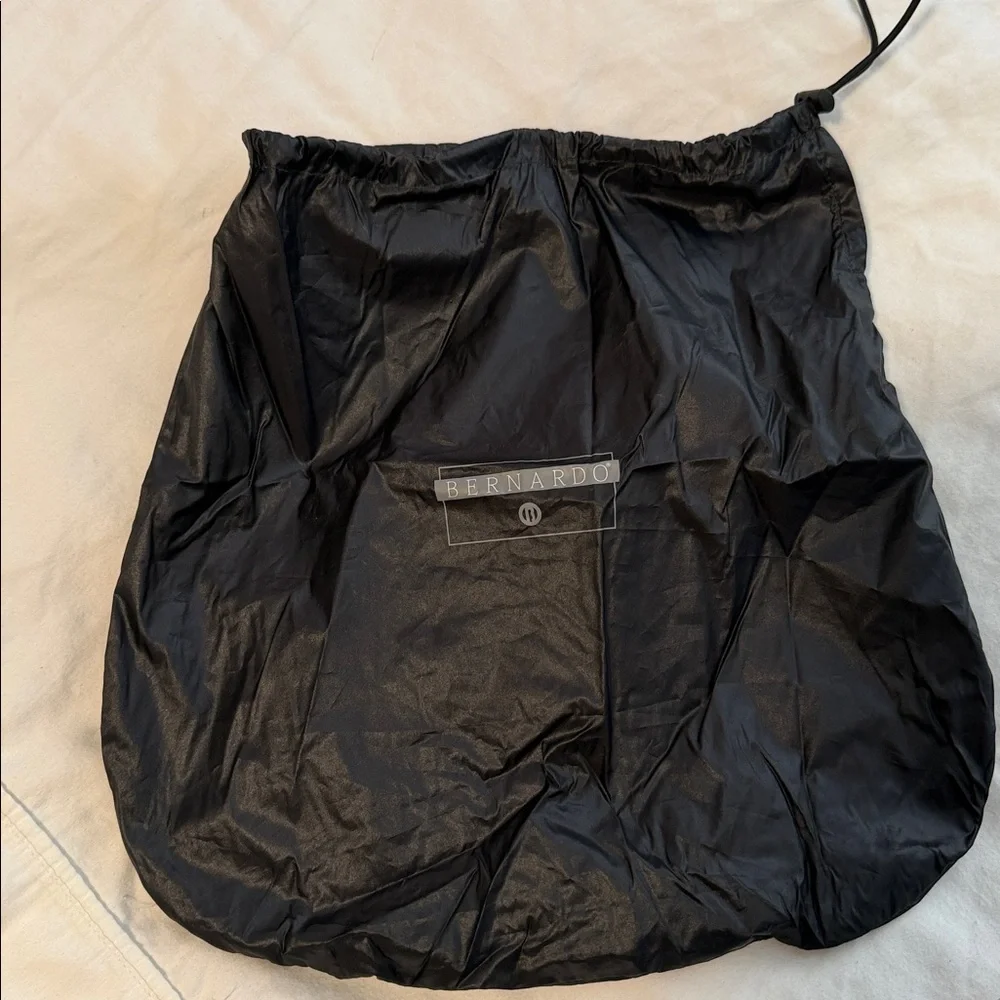 Bernardo Black Puffer Coat size small - Picture 15 of 17